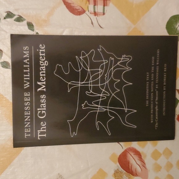 2/$8 🎭 The Glass Menagerie Tennesee Williams 📚 paperback book - Picture 1 of 9